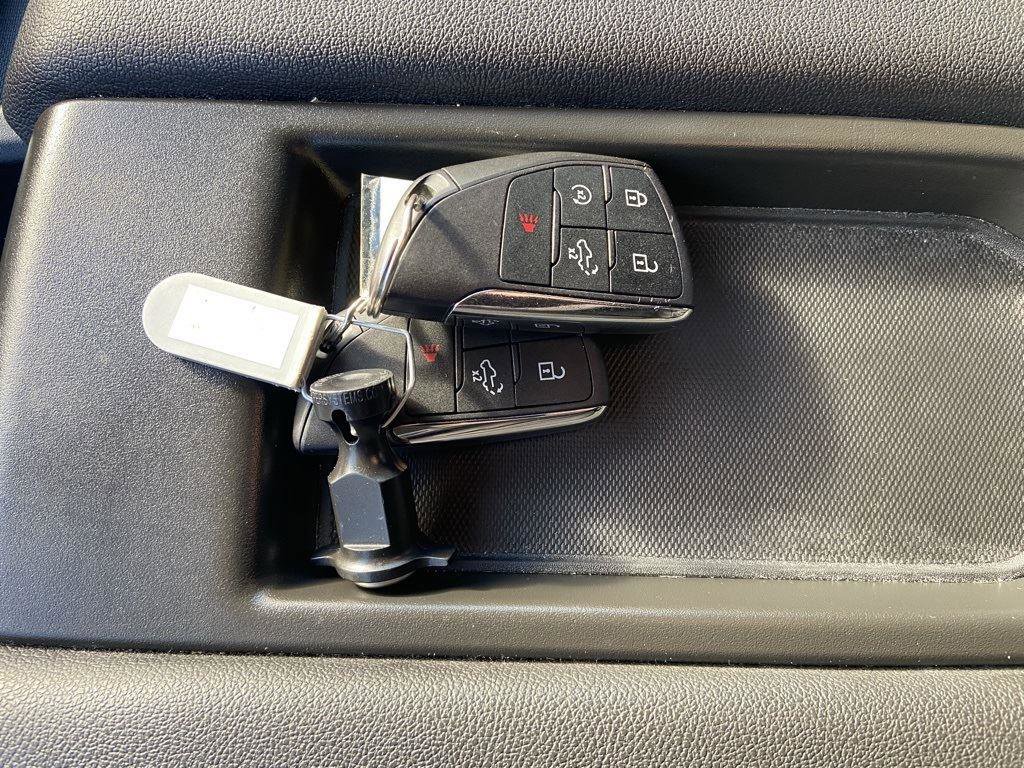 Used 2024 Chevrolet Silverado 1500 LT image 34
