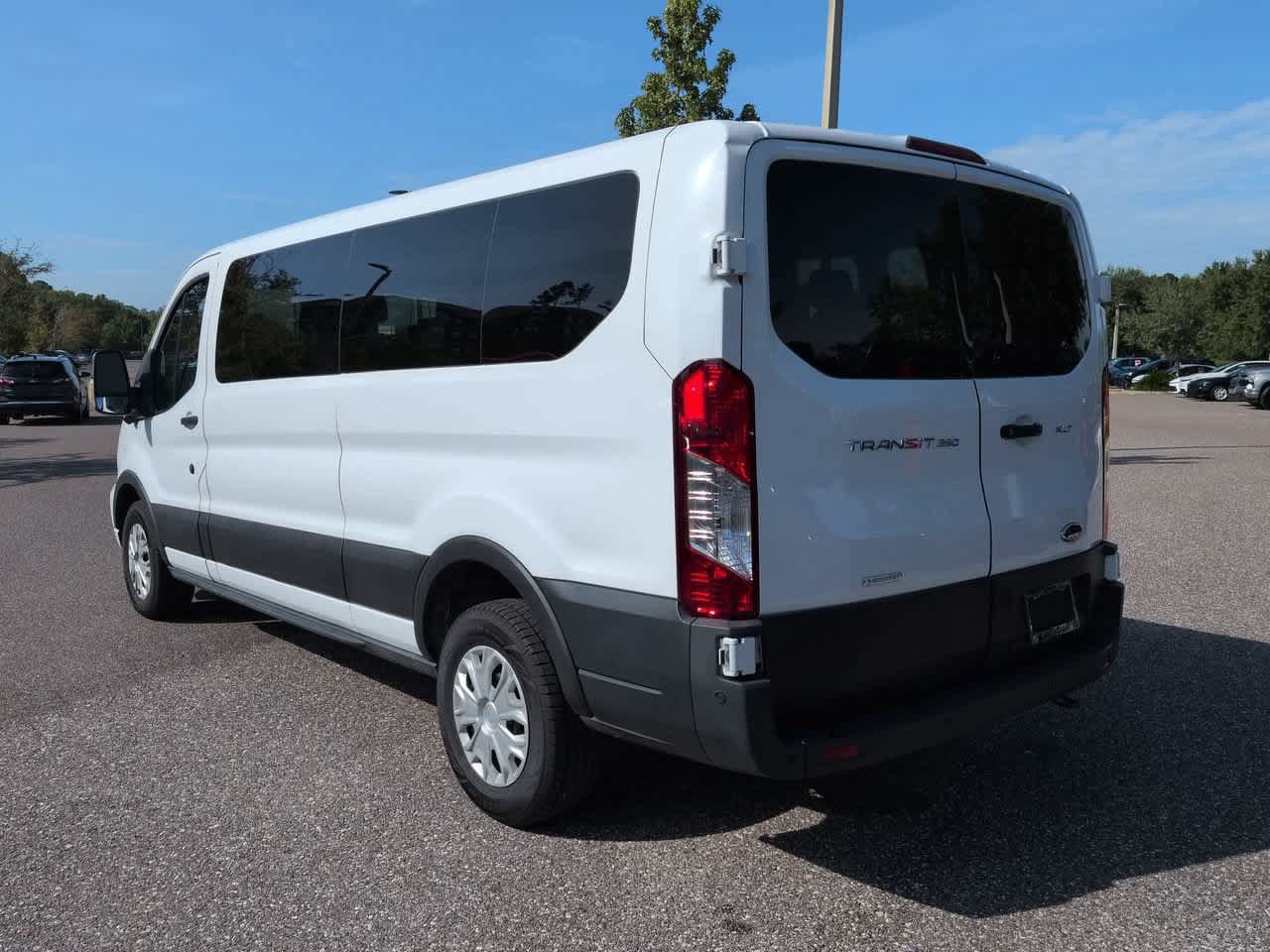 Used 2023 Ford Transit 350 XLT RWD image 4