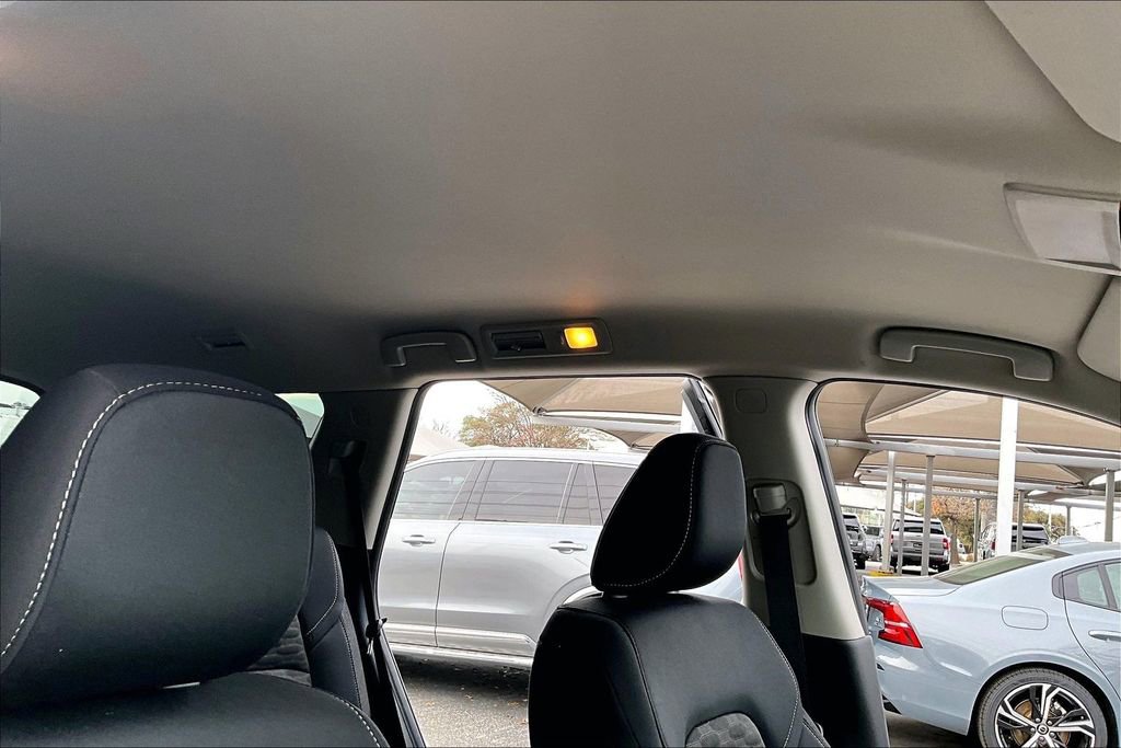 Used 2024 Nissan Pathfinder S image 20