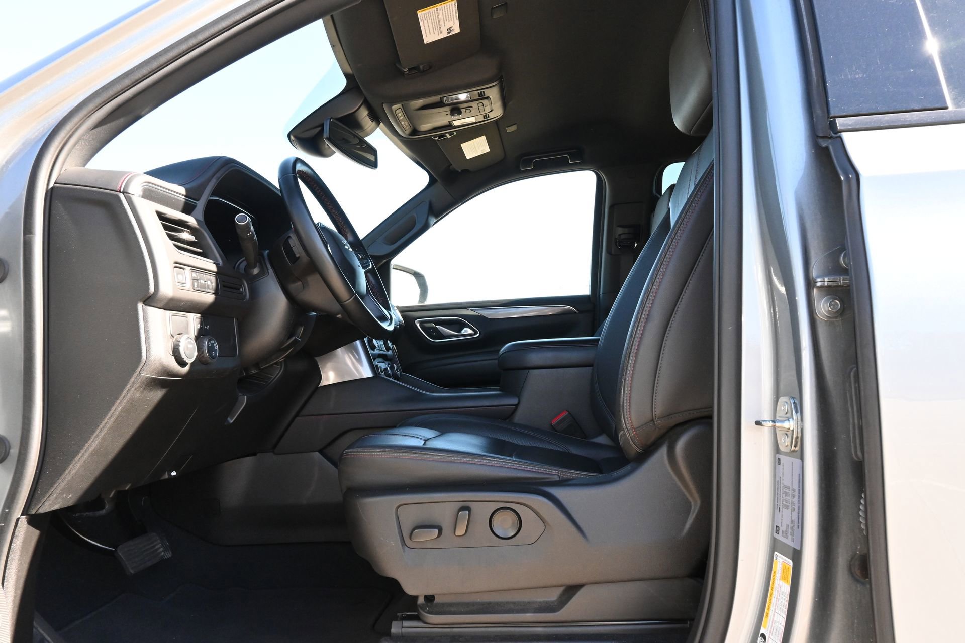 Used 2024 Chevrolet Suburban RST image 18