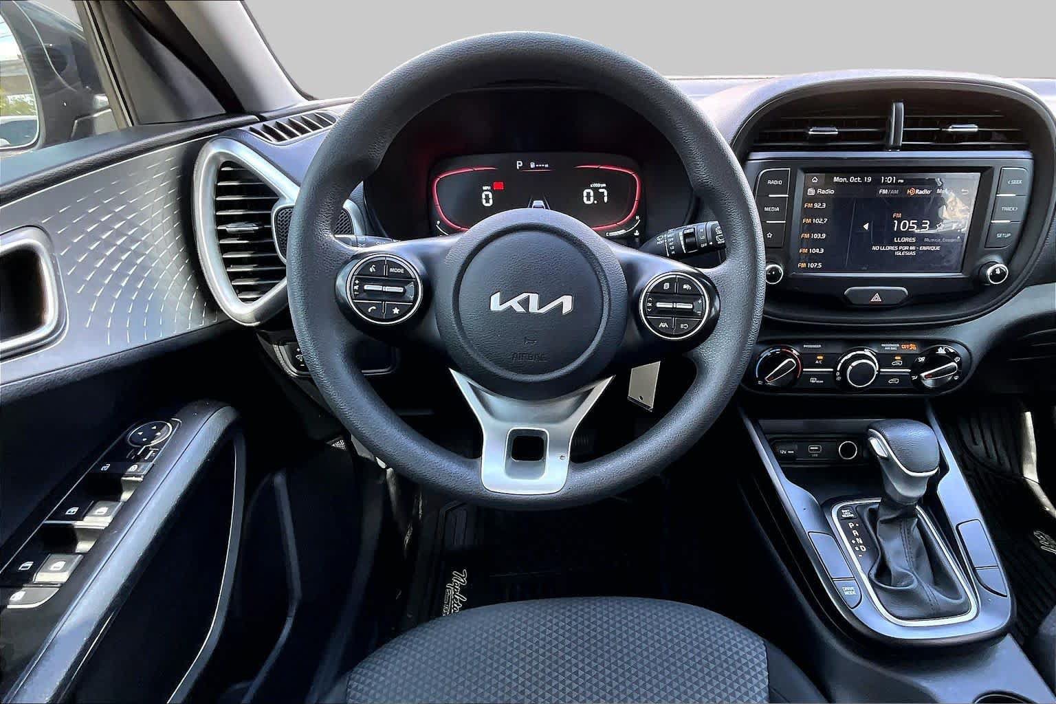 Used 2023 Kia Soul LX FWD image 6