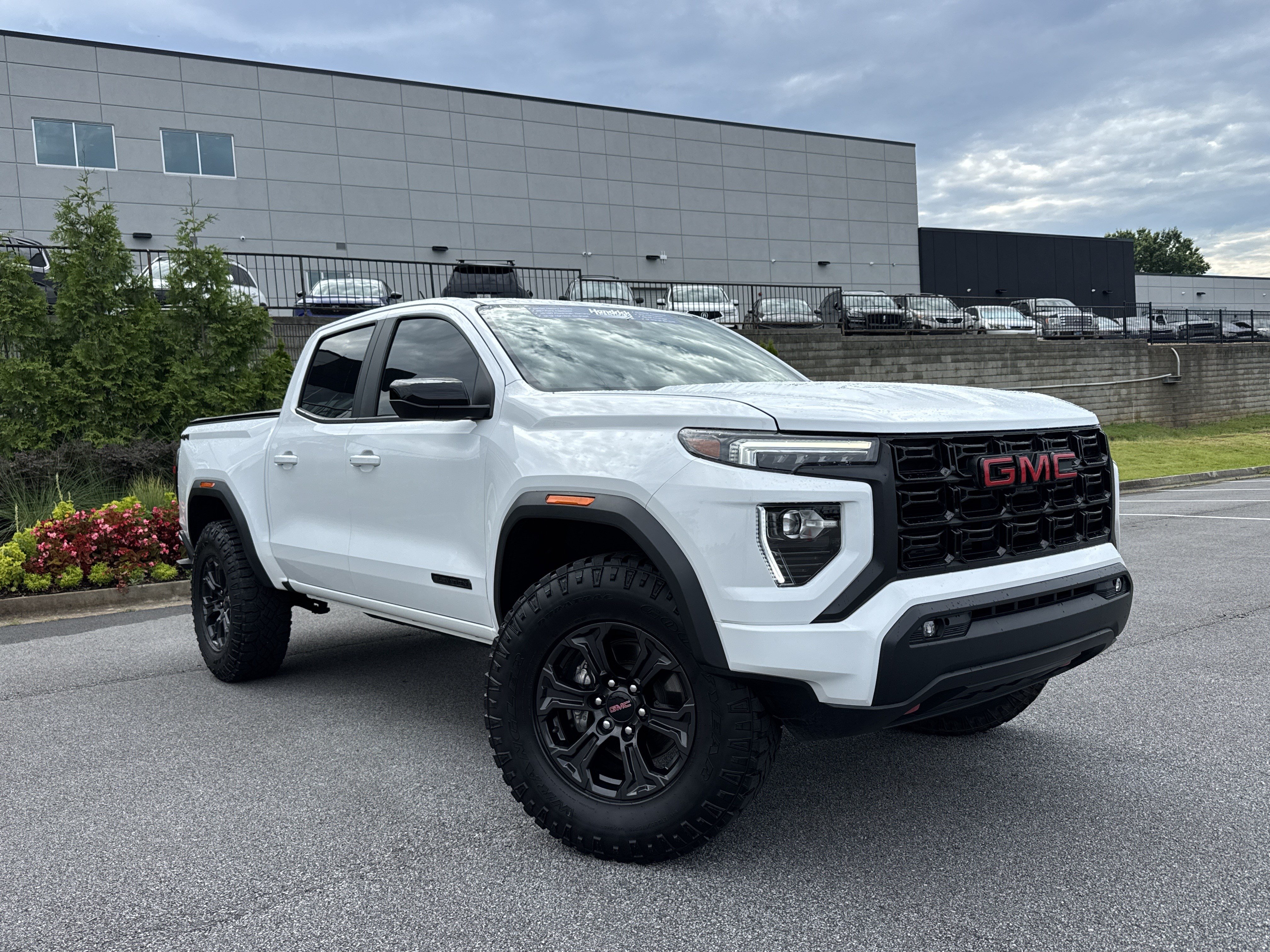 Used 2024 GMC Canyon Elevation w/ Elevation Premium Package AWD/4WD image 2