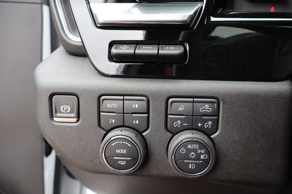 New 2025 Chevrolet Silverado 3500 LTZ w/ LTZ Premium Package image 18