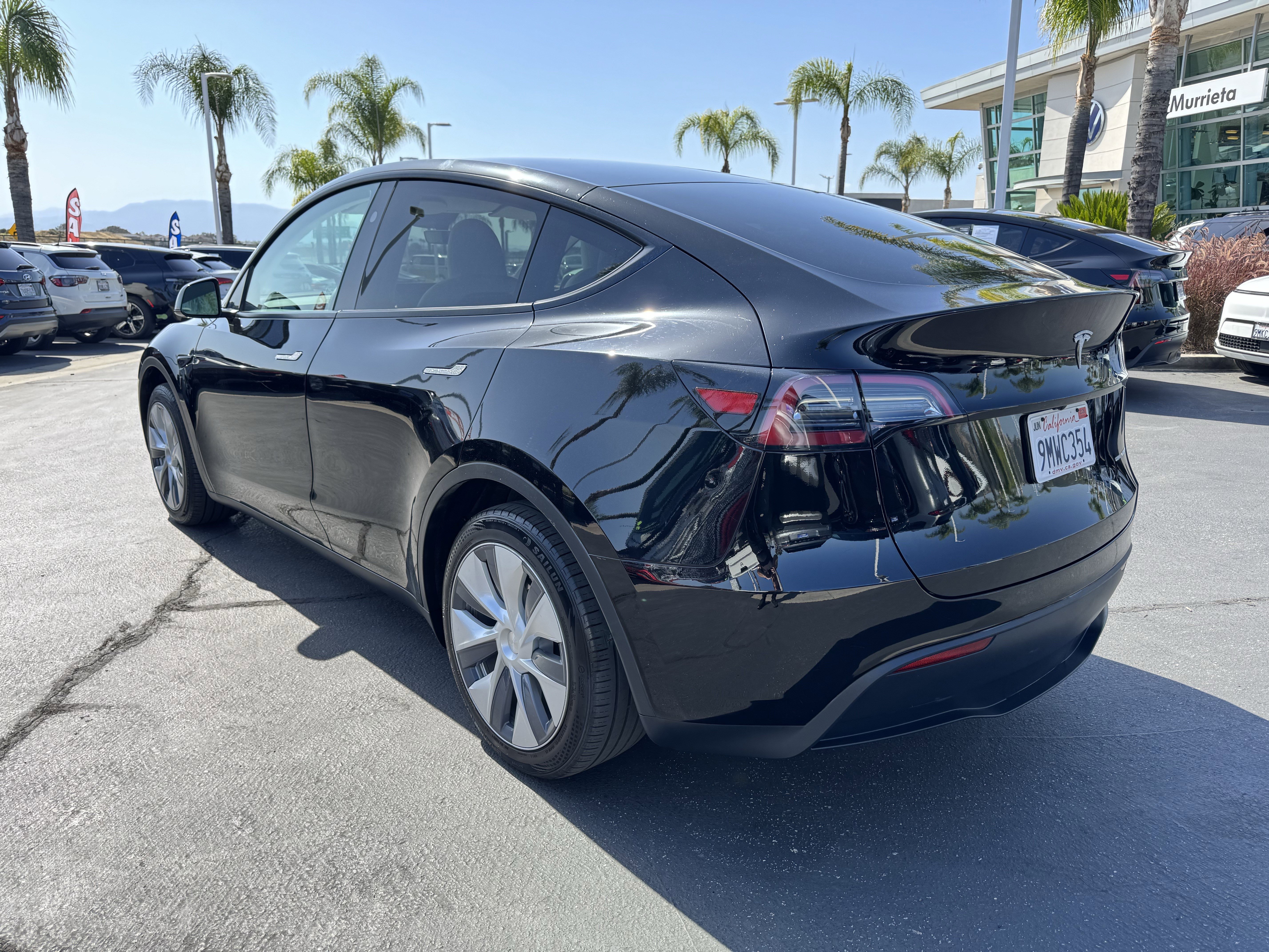 Used 2024 Tesla Model Y Long Range AWD/4WD image 8
