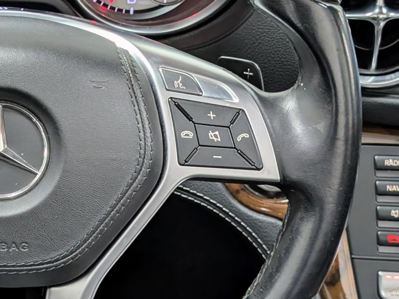 Used 2013 Mercedes-Benz SL 550 w/ Premium Pkg image 42