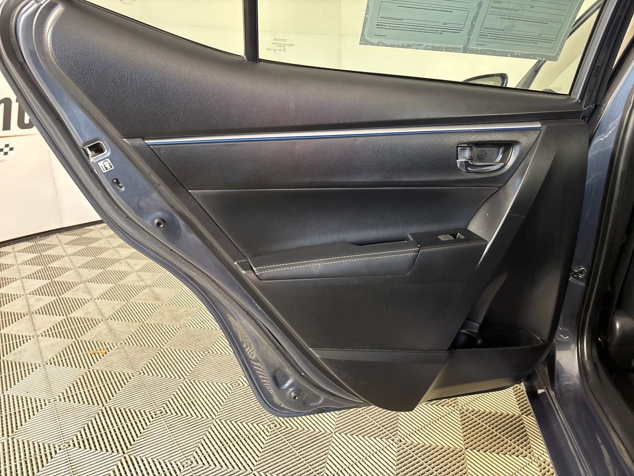 Used 2016 Toyota Corolla L image 22