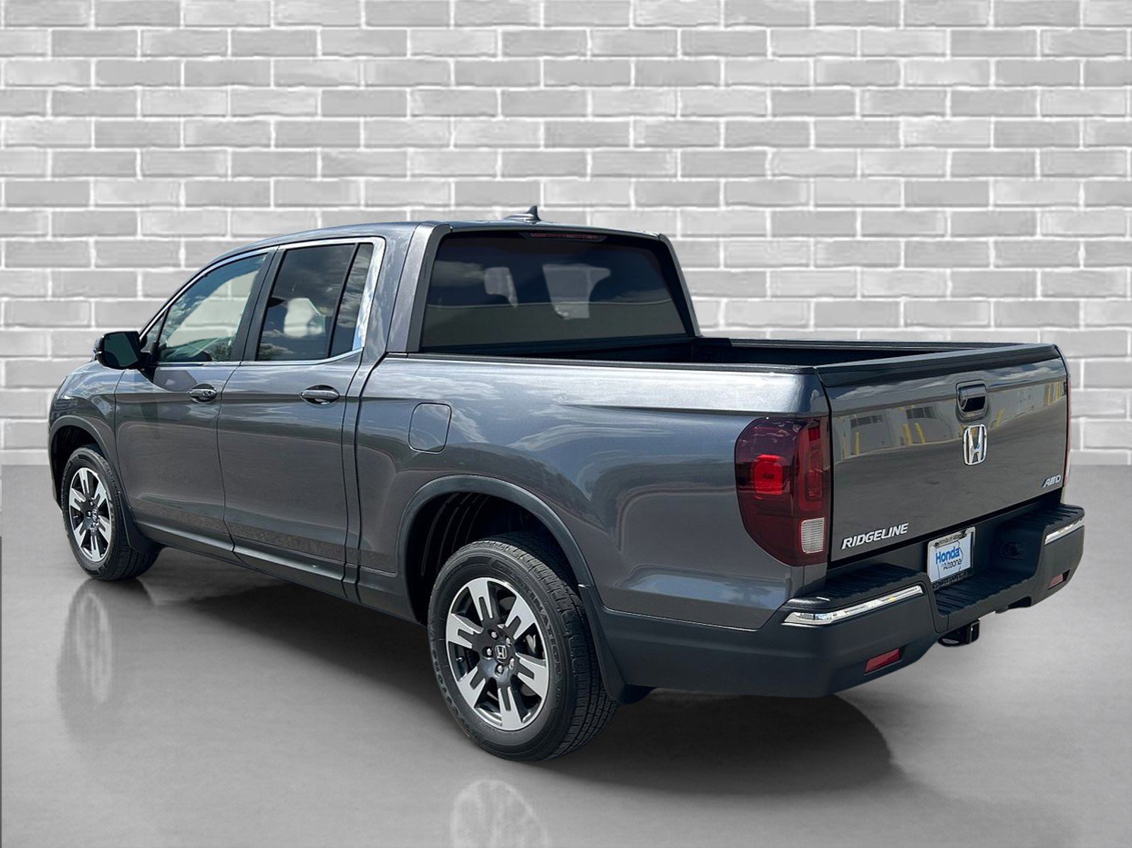 Used 2017 Honda Ridgeline RTL-T image 3
