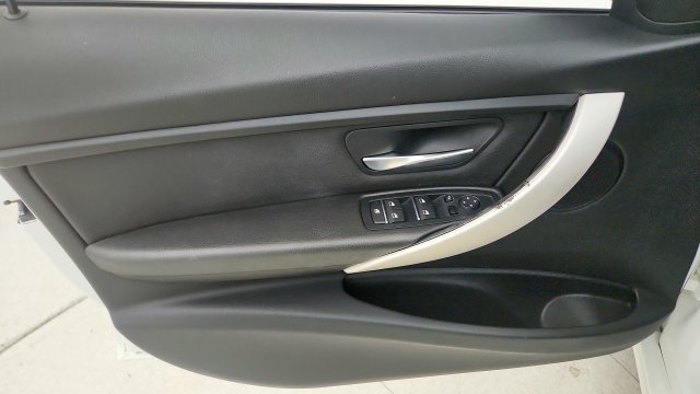 Used 2018 BMW 320i xDrive Sedan AWD/4WD image 49
