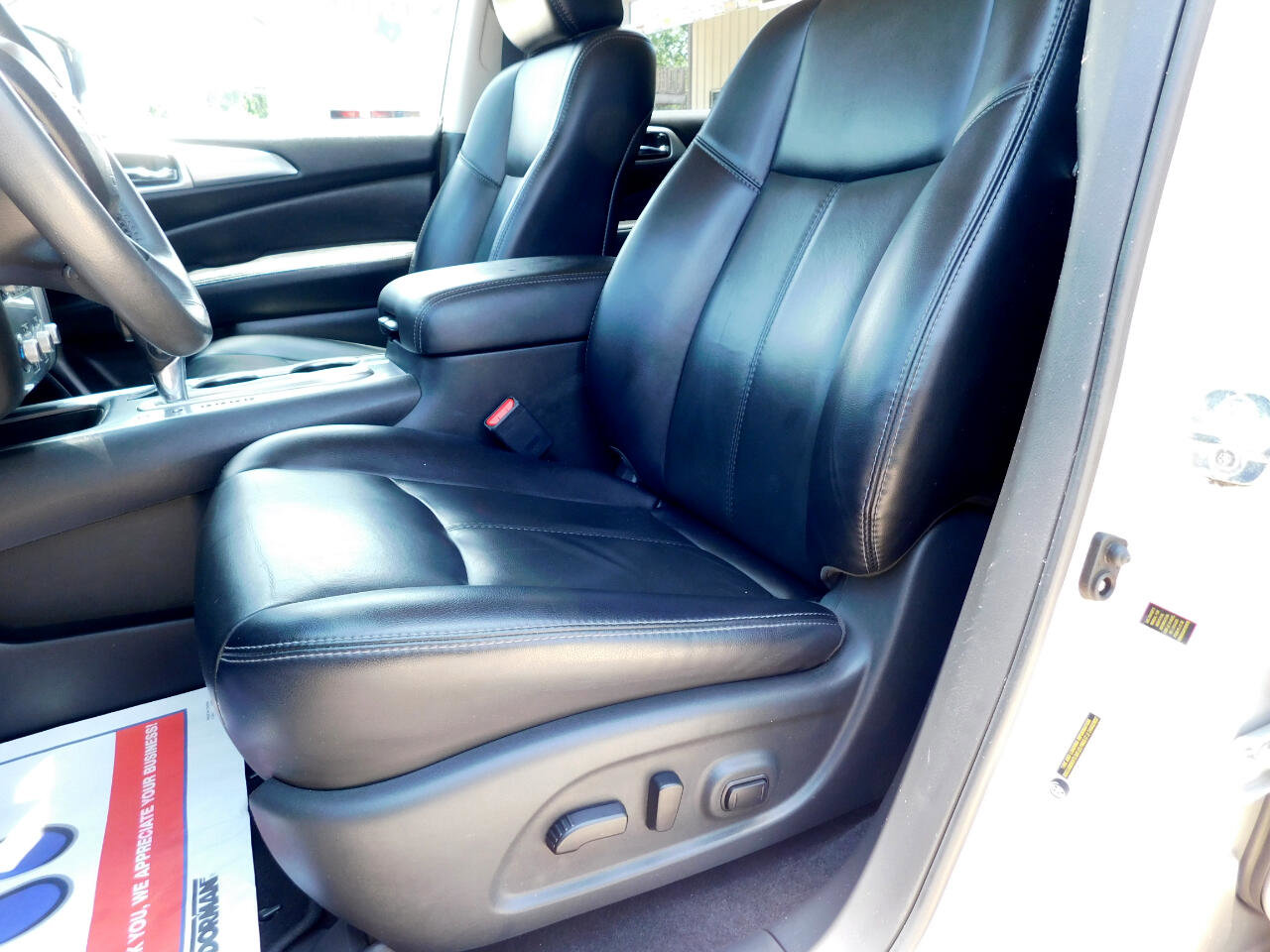 Used 2018 Nissan Pathfinder SL image 13