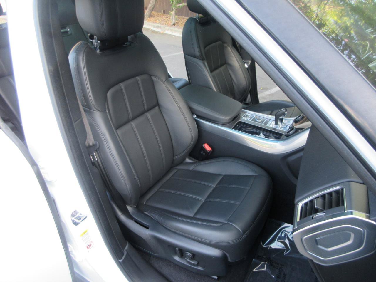 Used 2020 Land Rover Range Rover Sport SE AWD/4WD image 24