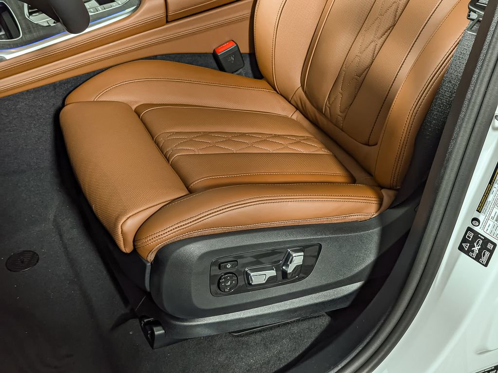 New 2026 BMW ALPINA XB7 image 14