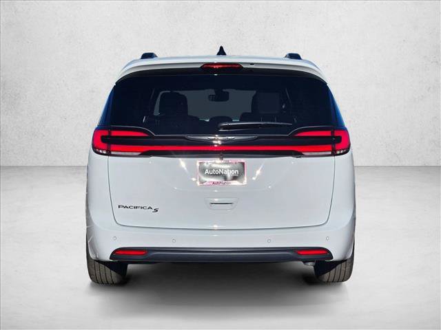 New 2026 Chrysler Pacifica Select w/ S Appearance Package FWD image 8