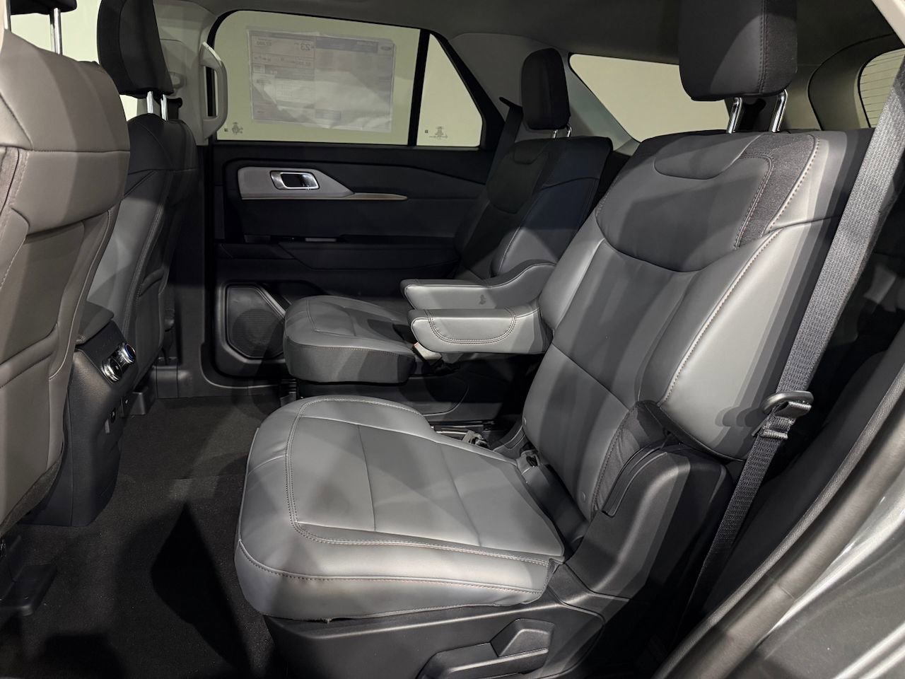 New 2026 Ford Explorer Active w/ Active Comfort Package image 37