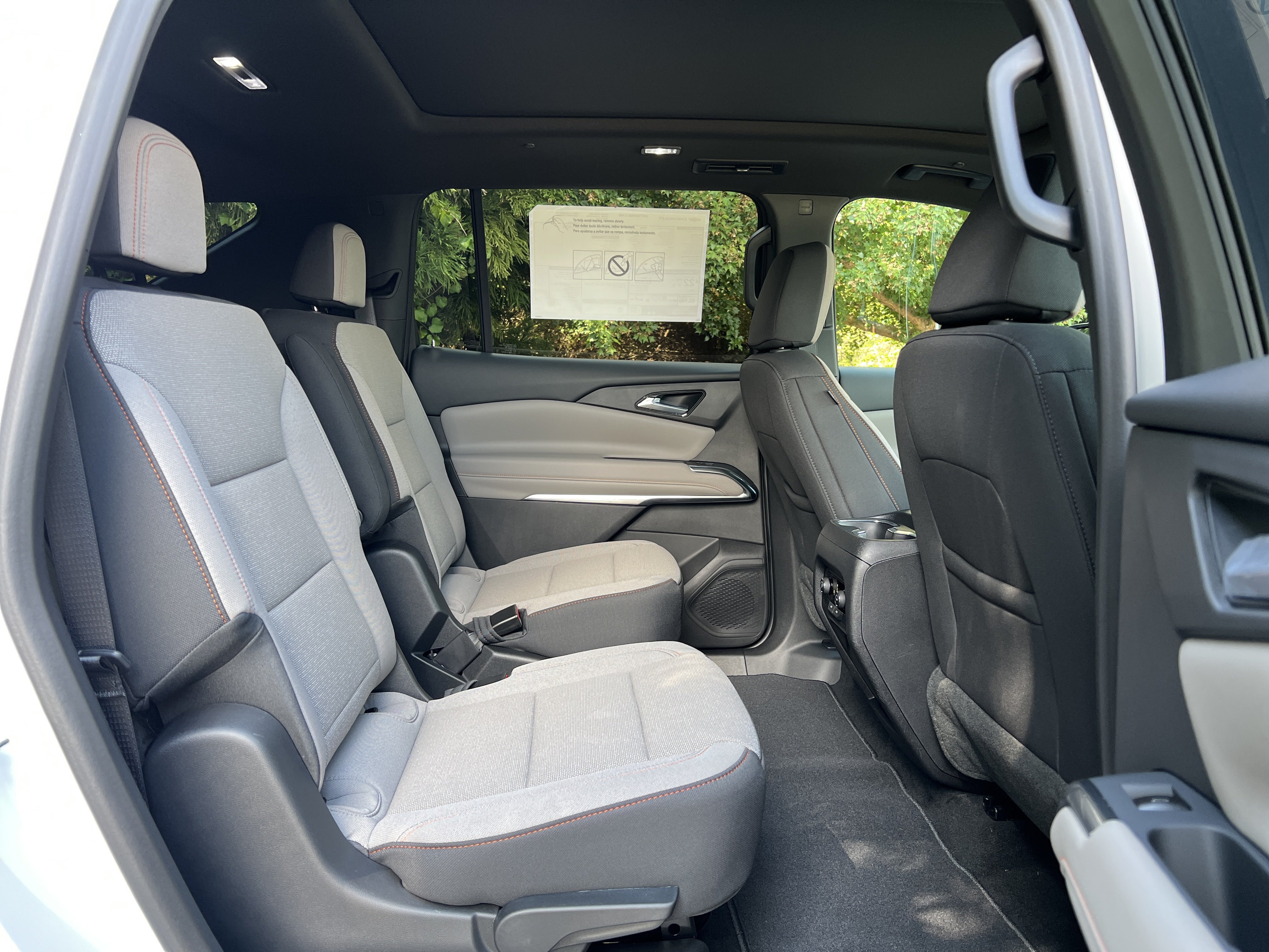 New 2027 Chevrolet Traverse LT w/ Sun and Wheel Package FWD image 34