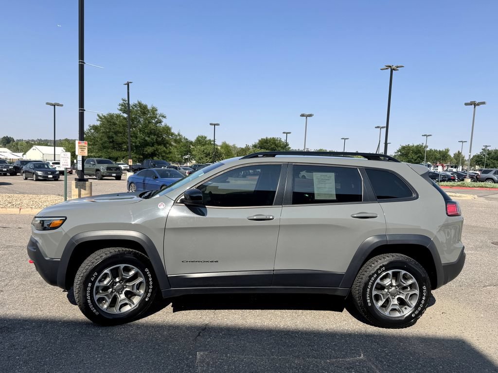 Used 2022 Jeep Cherokee Trailhawk w/ Premium Leather Package AWD/4WD image 5
