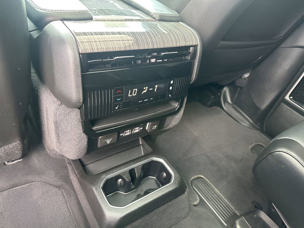 Used 2022 Jeep Wagoneer Series III w/ Premium Group I image 22