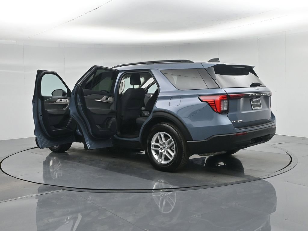 Used 2025 Ford Explorer Active image 37