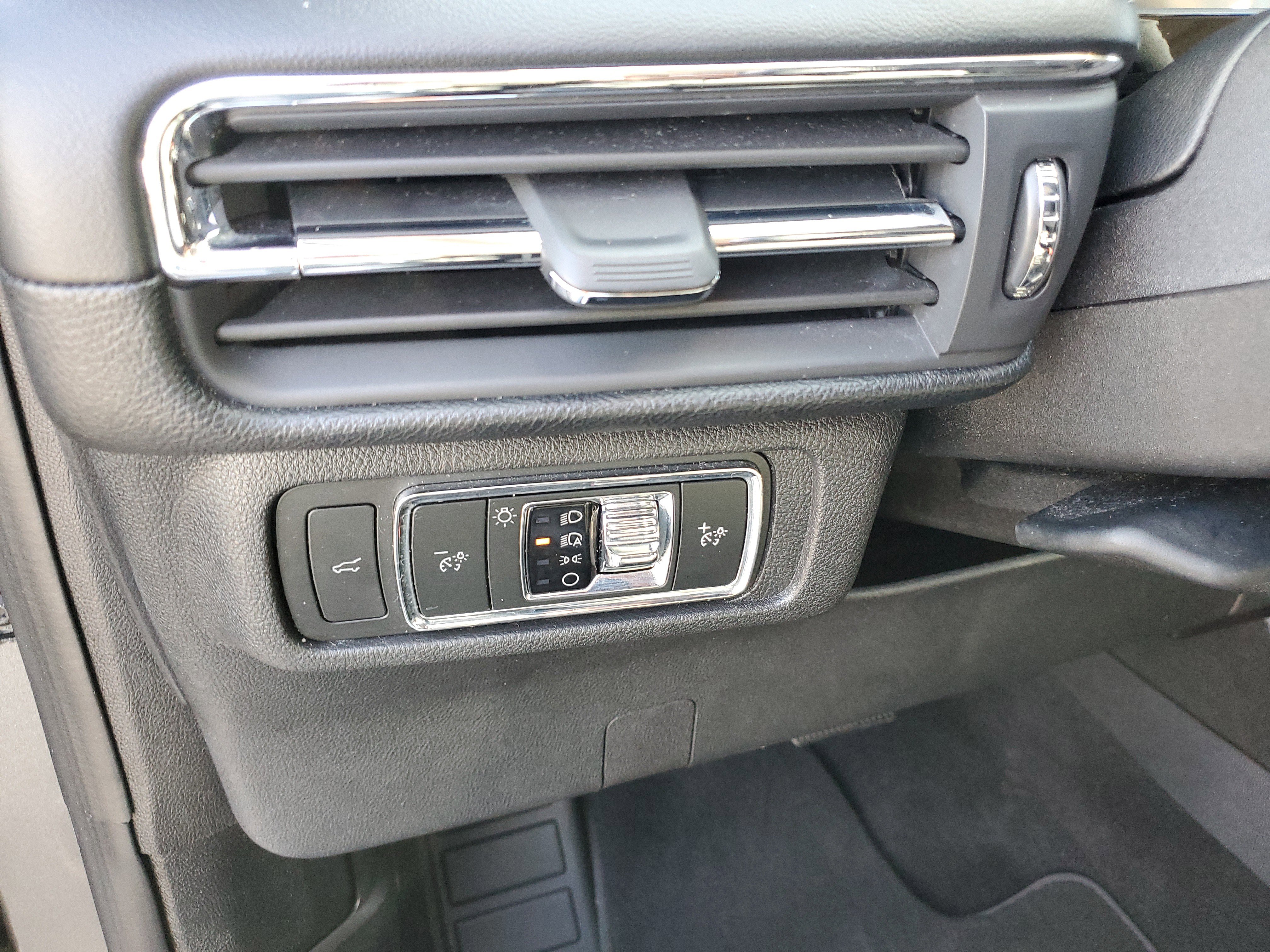 Certified 2024 Lincoln Corsair FWD image 17