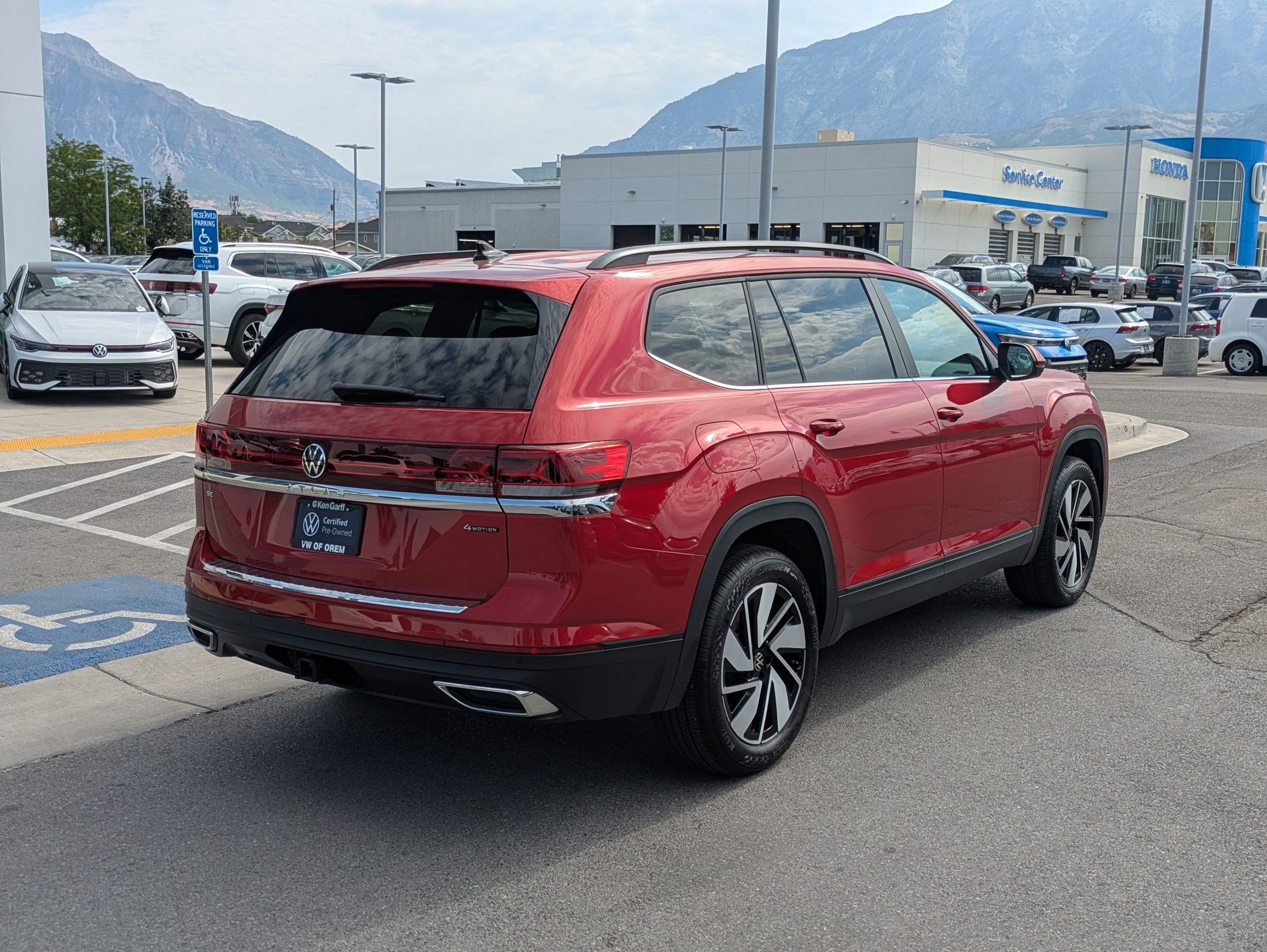 Certified 2025 Volkswagen Atlas SE AWD/4WD image 3
