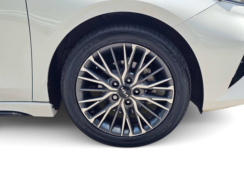 Certified 2023 Kia Forte GT-Line FWD image 6