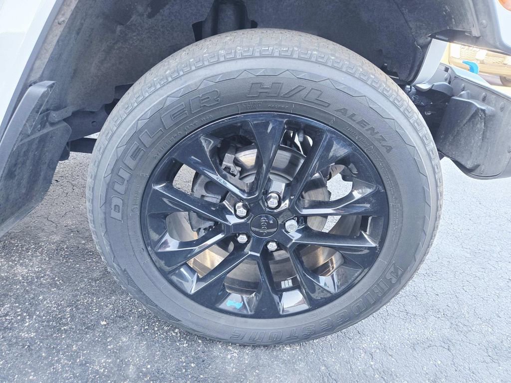 Used 2022 Jeep Wrangler Unlimited Sahara w/ Safety Group image 23