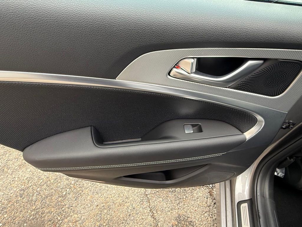 Used 2026 Genesis G70 2.5T Prestige image 17