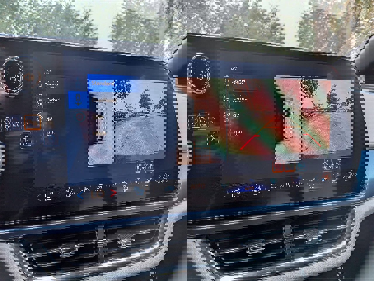 New 2026 Chevrolet Equinox EV LT image 16