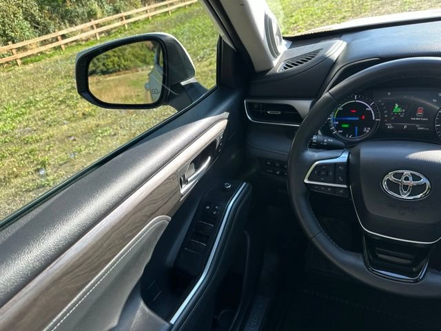 Used 2021 Toyota Highlander Limited AWD/4WD image 27