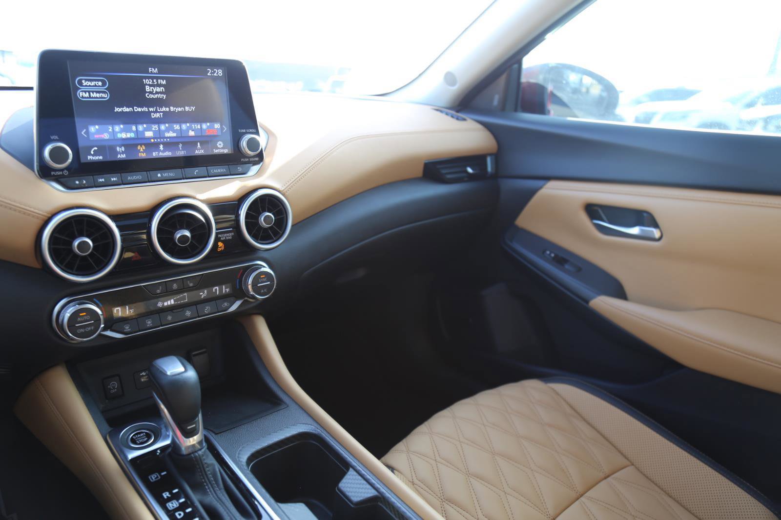 Used 2025 Nissan Sentra SV w/ SV Premium Package image 15