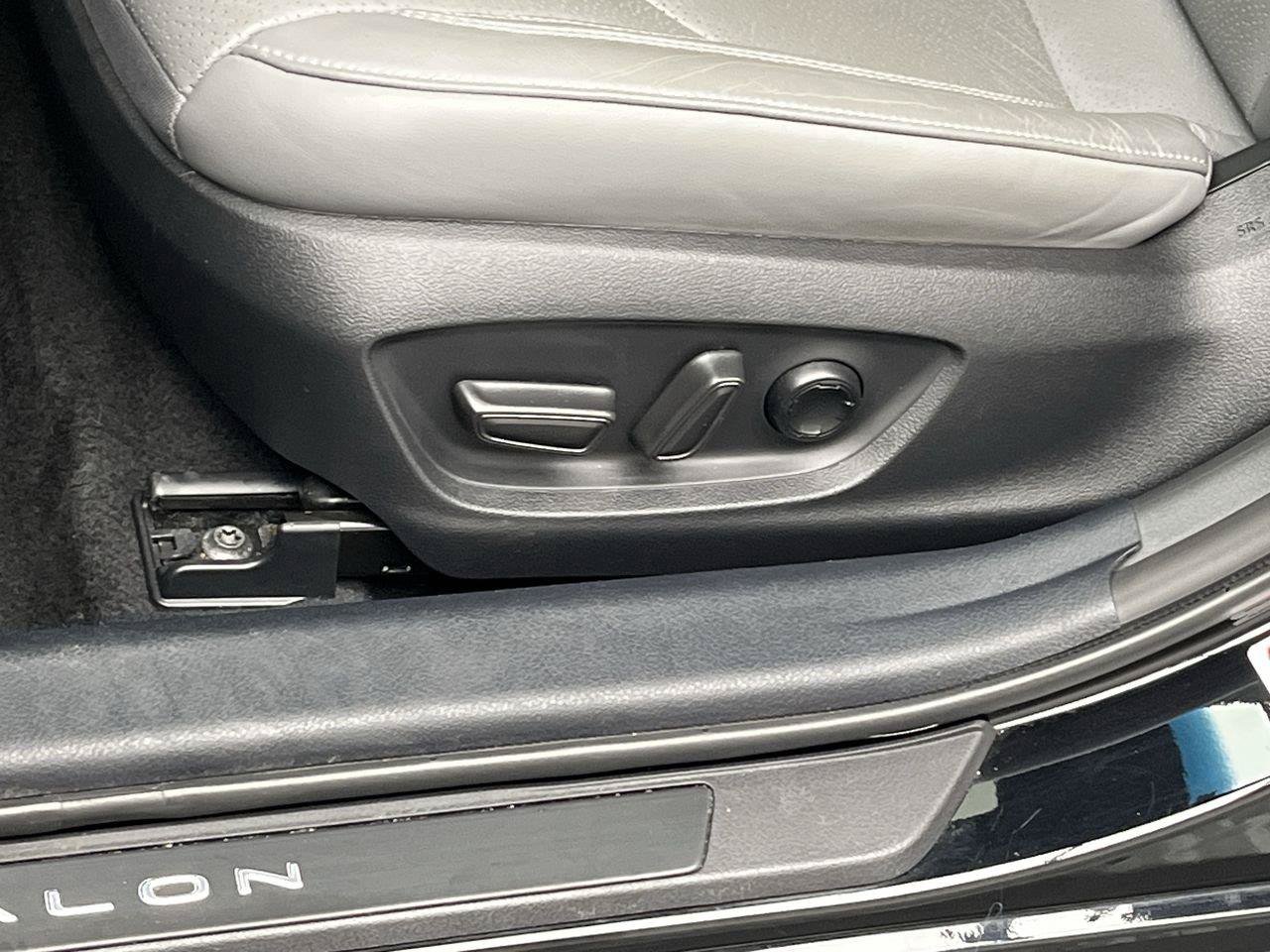 Used 2021 Toyota Avalon Limited w/ Advanced Safety Package FWD image 11