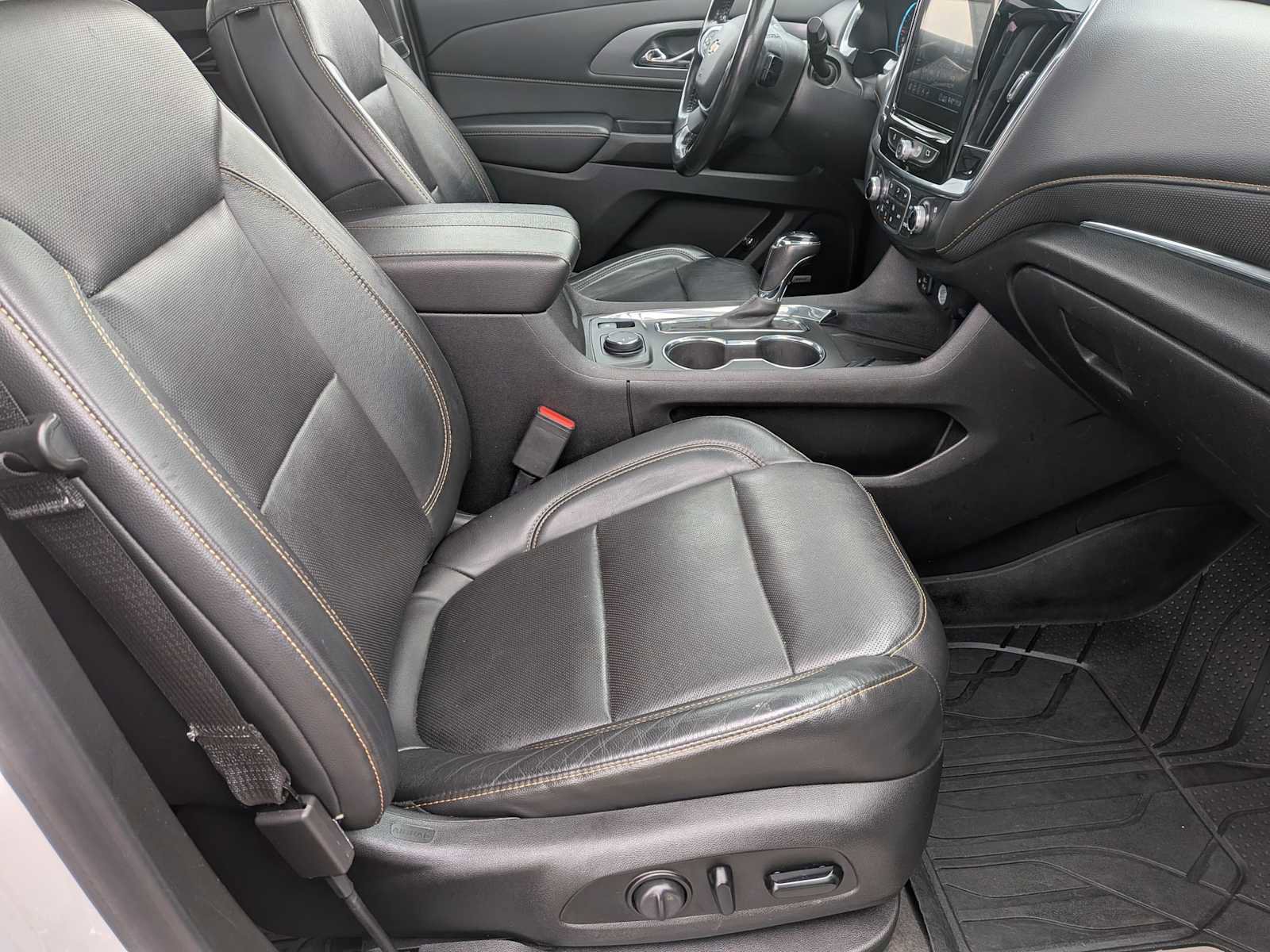 Used 2020 Chevrolet Traverse Premier w/ Redline Edition AWD/4WD image 22