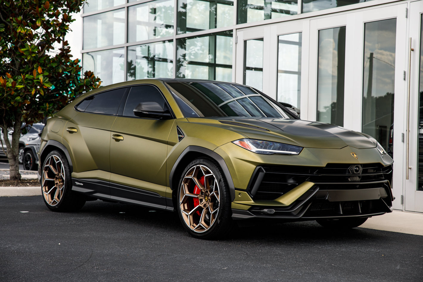 Used 2024 Lamborghini Urus Performante AWD/4WD image 36