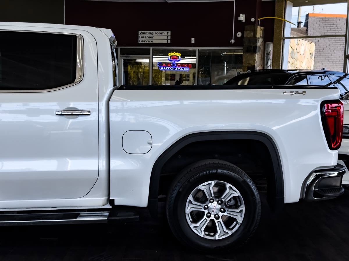 Used 2024 GMC Sierra 1500 SLT w/ SLT Convenience Package image 11