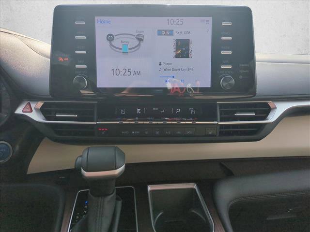 Used 2023 Toyota Sienna XLE image 14