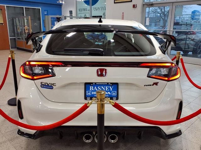 Used 2024 Honda Civic Type R image 8