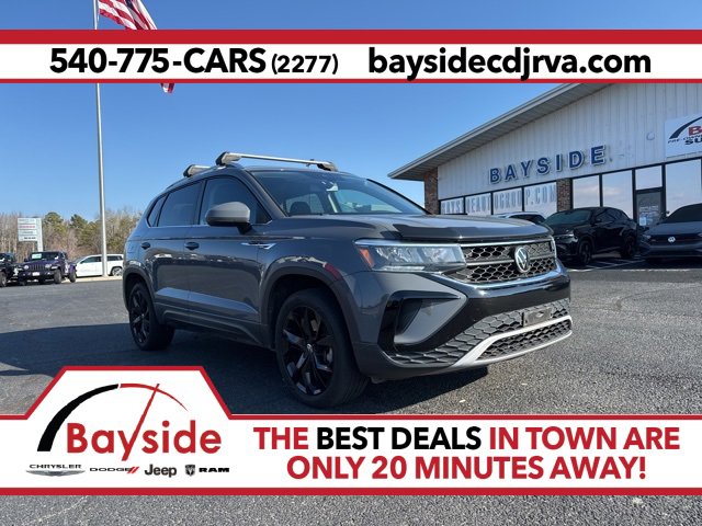 Used 2022 Volkswagen Taos SE image 1