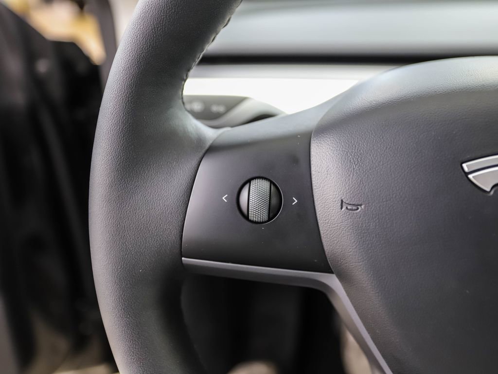 Used 2024 Tesla Model Y Long Range image 12