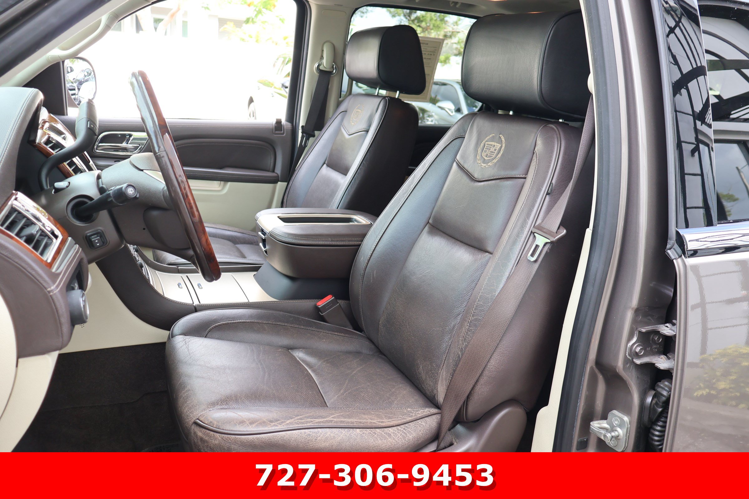 Used 2013 Cadillac Escalade ESV Platinum RWD image 2