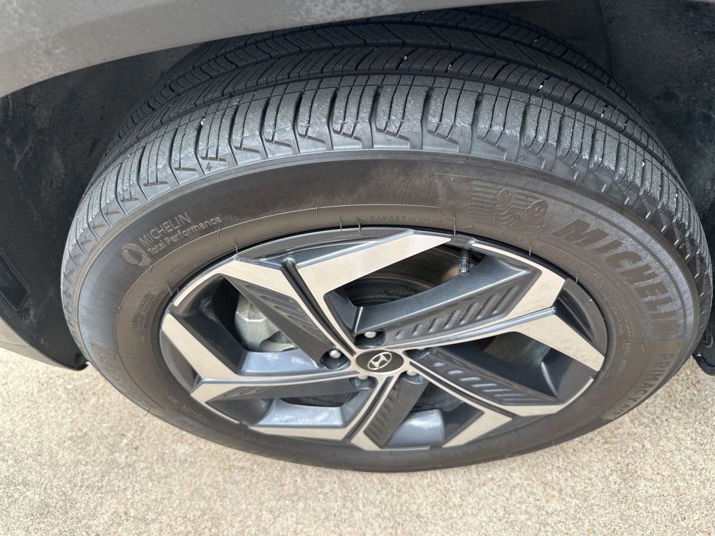Used 2024 Hyundai Tucson Limited AWD/4WD image 24
