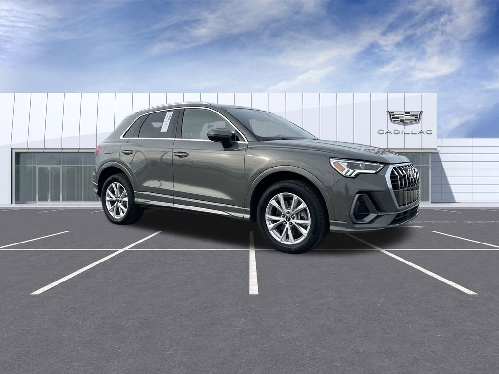 Used 2025 Audi Q3 2.0T Premium image 2