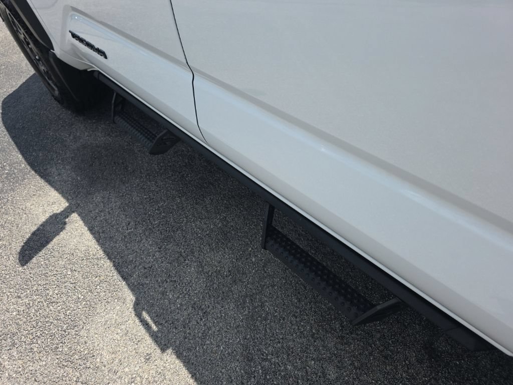 Certified 2025 Toyota Tacoma TRD Off-Road AWD/4WD image 11