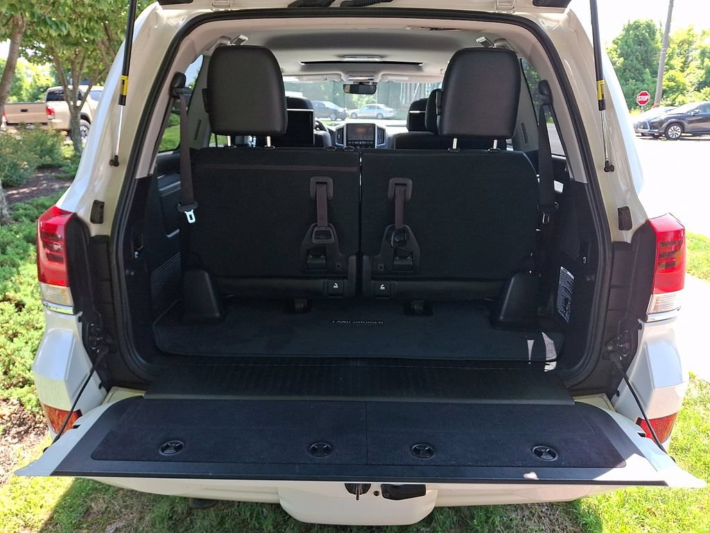 Used 2016 Toyota Land Cruiser w/ Four Season Floor Mat Package AWD/4WD image 29
