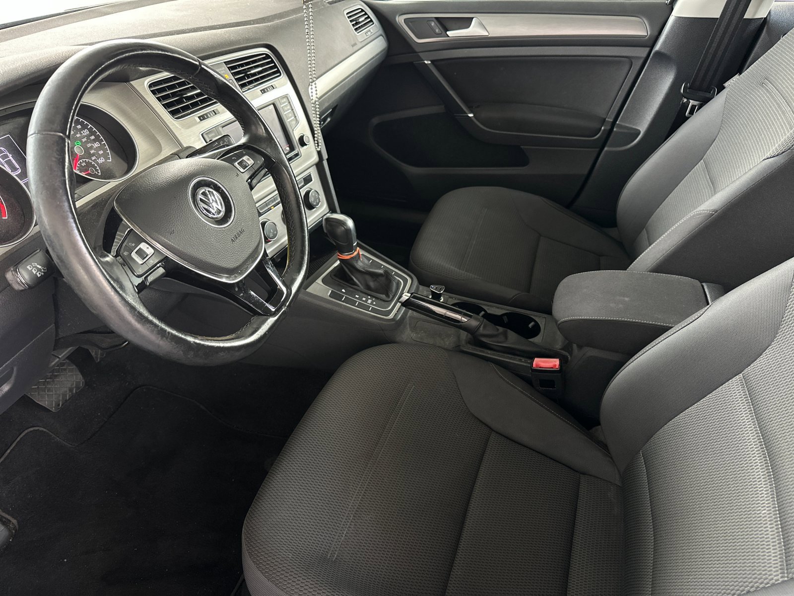 Used 2016 Volkswagen Golf SEL image 9