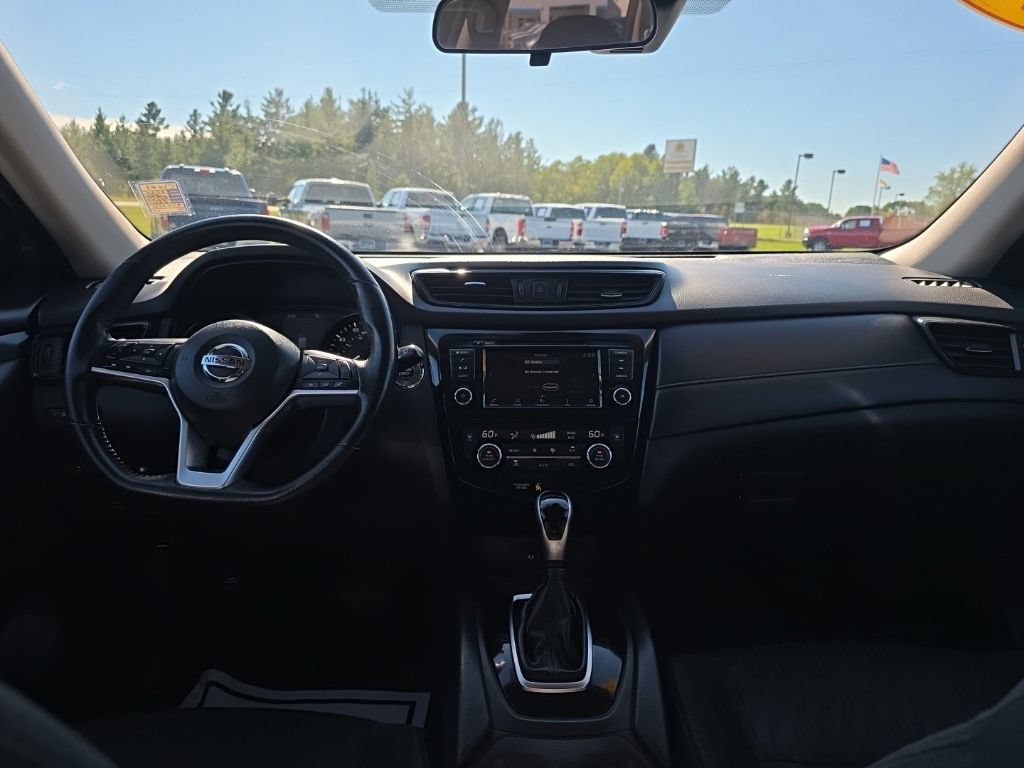 Used 2020 Nissan Rogue SV AWD/4WD image 26
