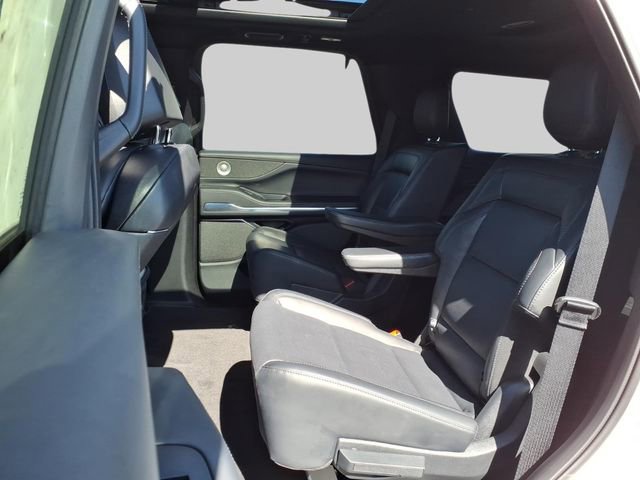 Used 2025 Lincoln Navigator Reserve w/ Jet Appearance Package AWD/4WD image 9