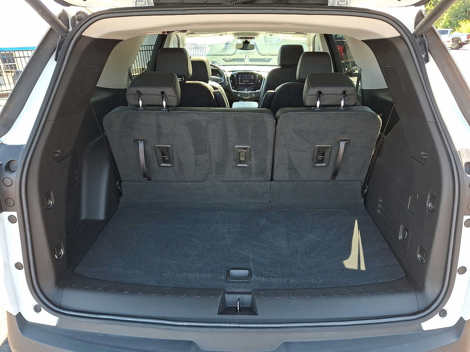 Used 2021 Chevrolet Traverse LT w/ LT Premium Package AWD/4WD image 27