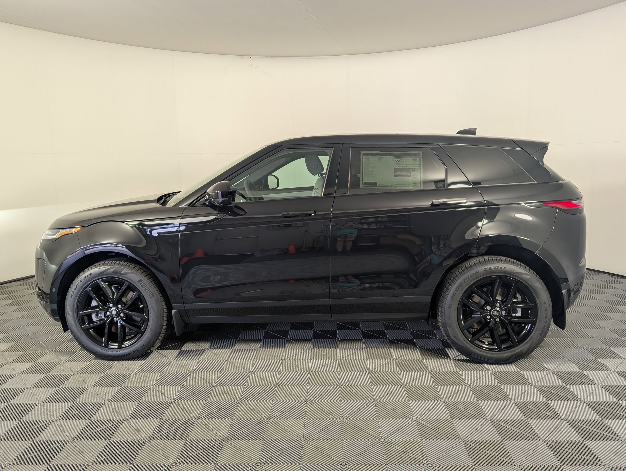New 2026 Land Rover Range Rover Evoque S image 2