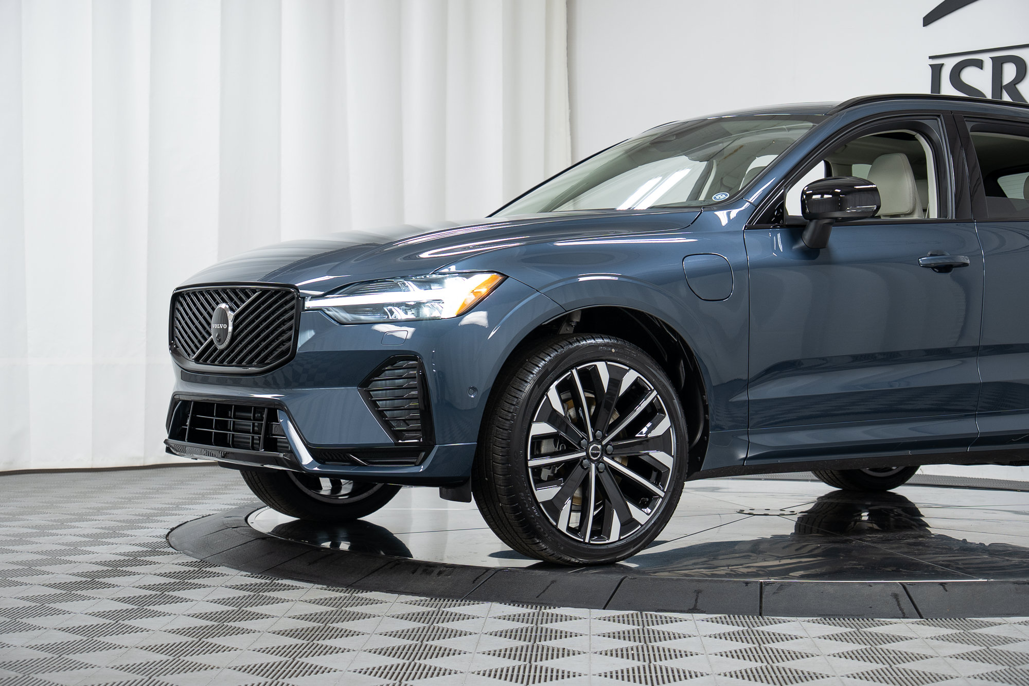 New 2026 Volvo XC60 T8 Ultra w/ Climate Package AWD/4WD image 25