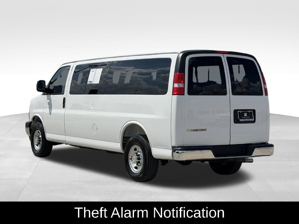 Used 2025 Chevrolet Express 3500 LT w/ LT Preferred Equipment Group RWD image 6