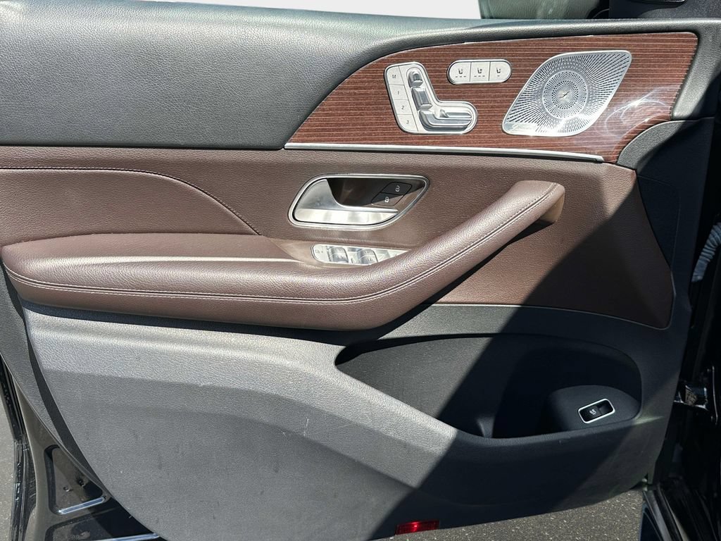 Used 2022 Mercedes-Benz GLS 450 4MATIC image 15
